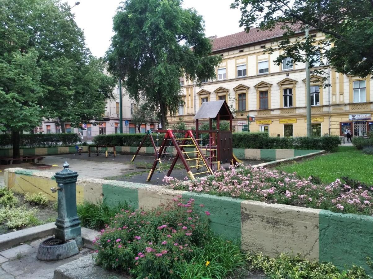 Sarahome2 Szeged Buitenkant foto